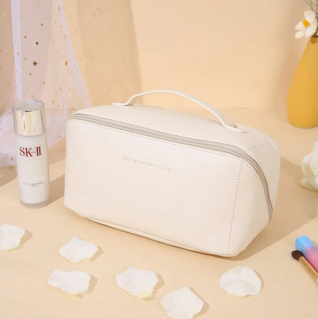 Complimentary Organizer Bag